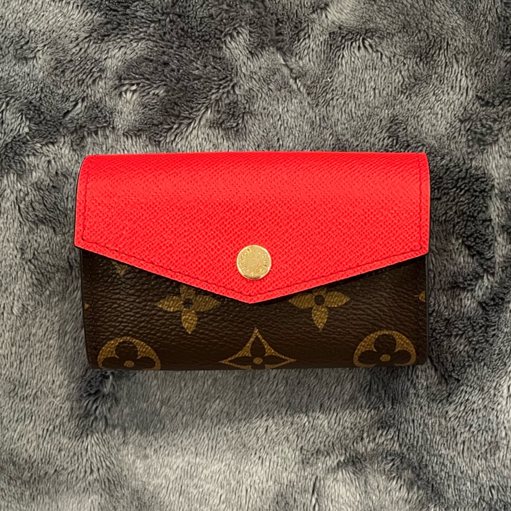 Brand new authentic Louis Vuitton Sarah Multicartes wallet